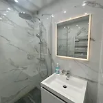 Superbe 2p Proche Plages - Piscine Apartment