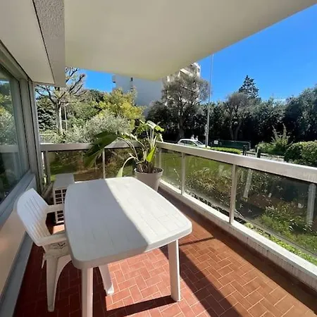 Superbe 2p Proche Plages - Piscine Apartment *