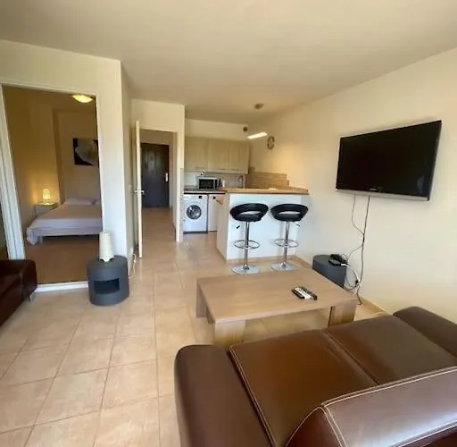 Superbe 2p Proche Plages - Piscine Apartment *