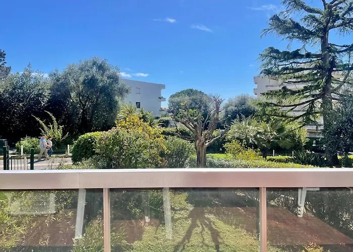 Superbe 2p Proche Plages - Piscine Apartment